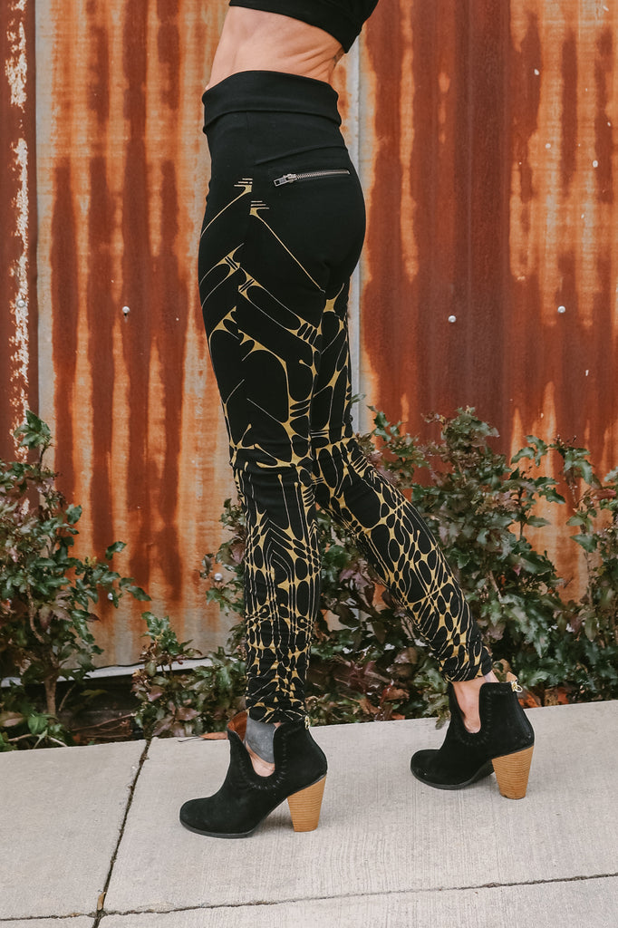 Arrow Leggings - Black/Gold